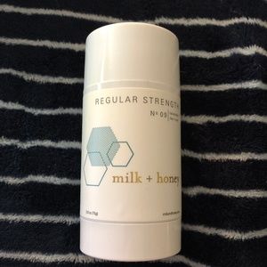 MILK & HONEY REG. STRENGTH DEOD. LAVENDER TEA TREE
